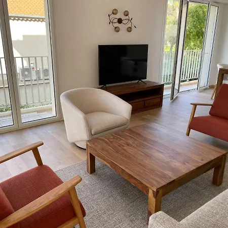 Magnifique Climatise De 87m², A 100m De La