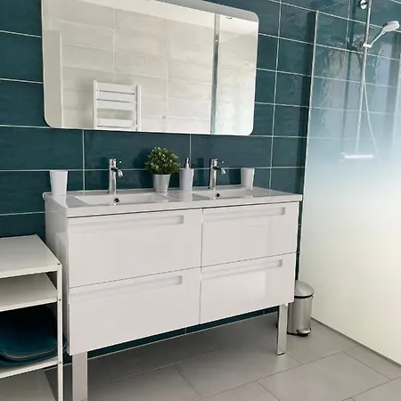Apartment Magnifique Climatise De 87m², A 100m De La Antibes